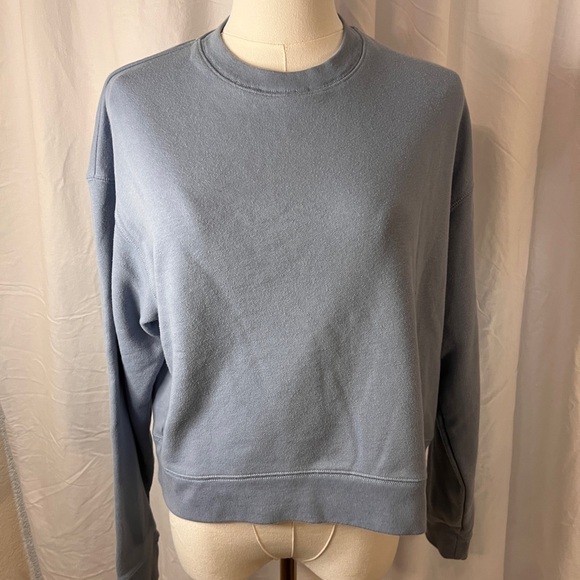 Uniqlo Tops - Uniqlo Purple Cropped Sweatshirt - Size L